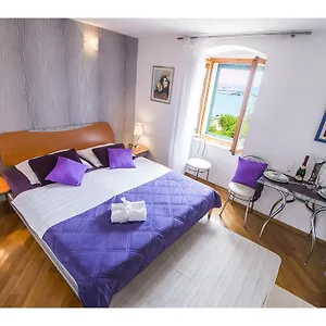Sunny Promenade Apartment